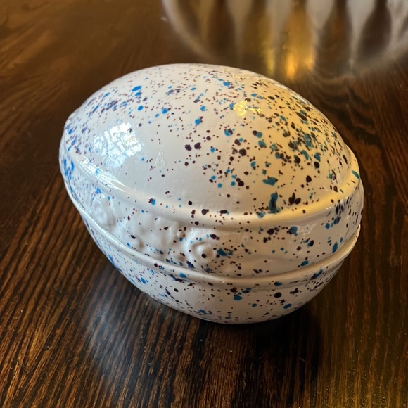 Gorgeous Vintage 1968 Easter Egg Decor - Picture 2 of 7